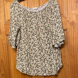 Chic Floral Women's Blouse in Cream and Green
